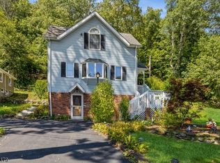 6 Bank St, Stanhope, NJ 07874