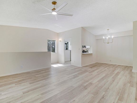 4th image of 2753 S Oakland Forest Drive #204