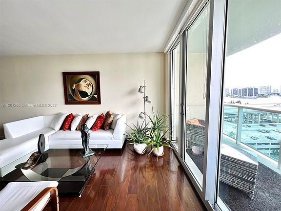 3rd image of 19380 Collins Ave APT 1211