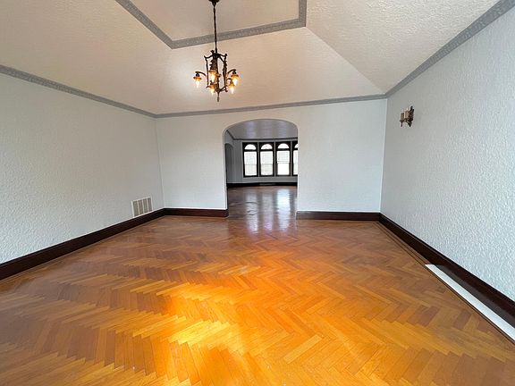 2nd image of 717 Huron Ave
