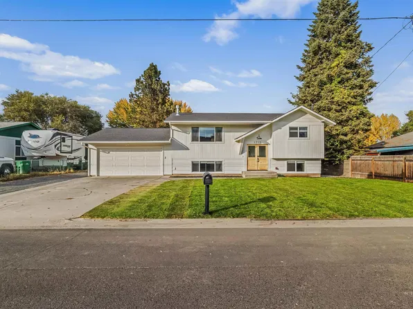 1715 Cedar Dr, Lewiston, ID 83501