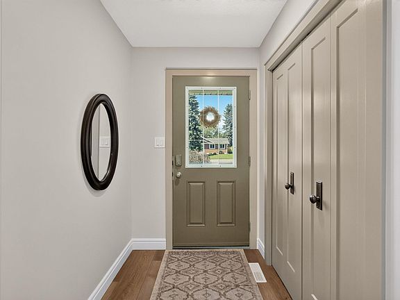 2nd image of 224 Gainsboro Ct