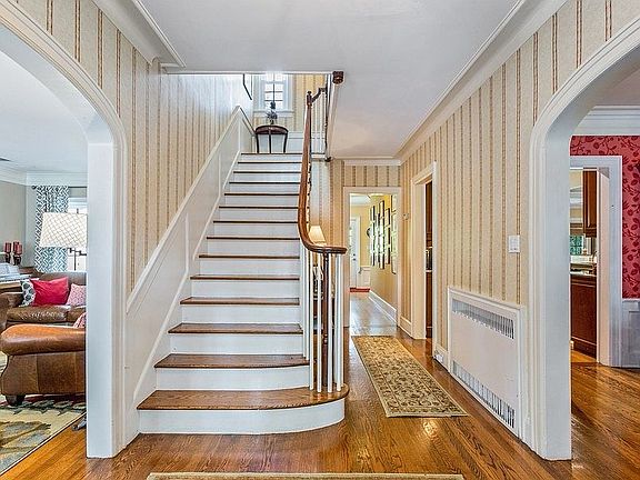 2nd image of 67 Garden St