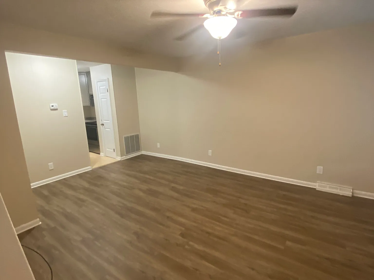 2 bed, 950 sqft, $1,425 — Photo 4