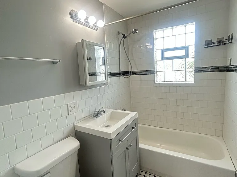 11514 S Elizabeth St #2 — Photo 8