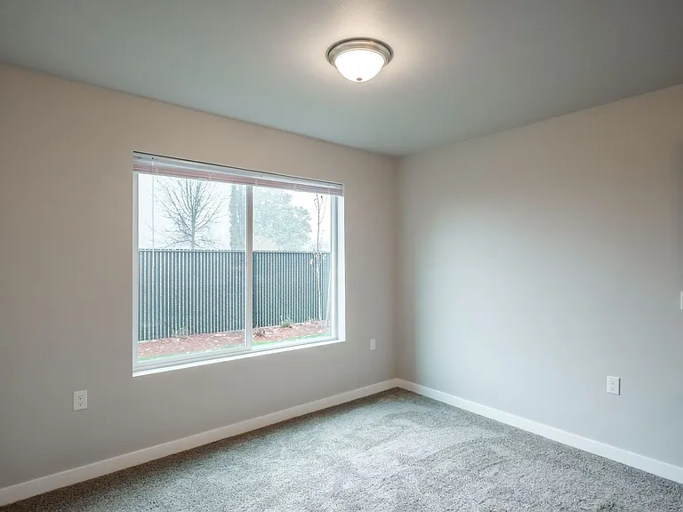 Evergreen Valley Apartments — Photo 13
