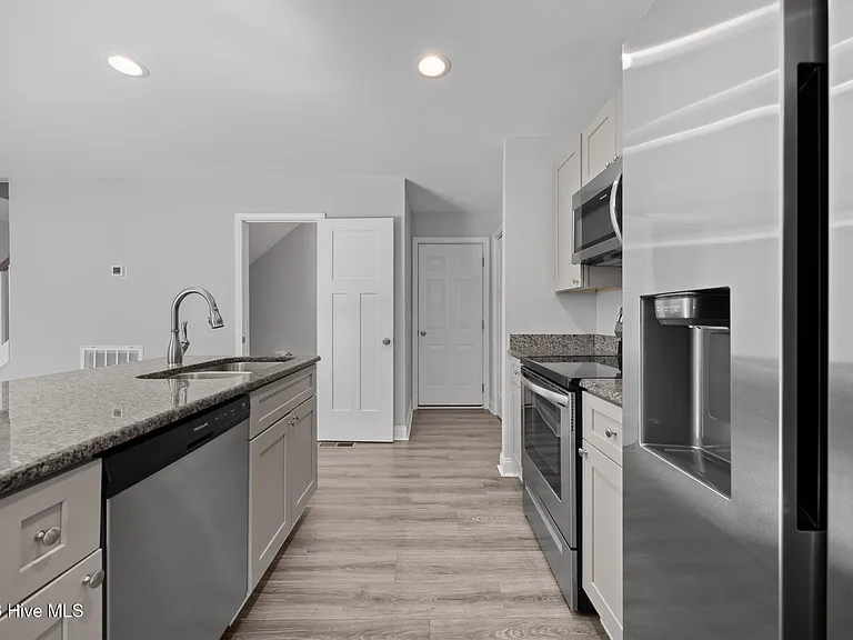 645 S Gaines St — Photo 29