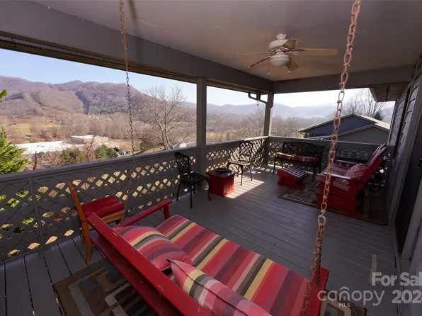 431 Cedarwood Dr, Waynesville, NC 28785