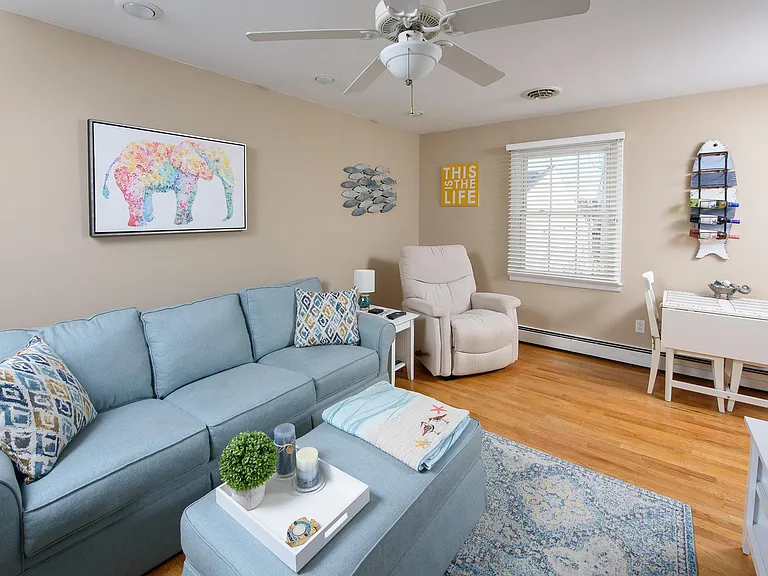 7 S Franklin Ave #7 — Photo 4