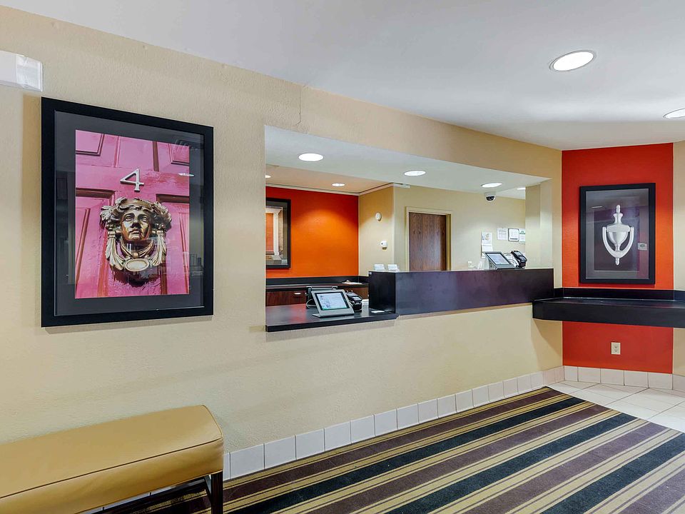 Lobby and Guest Check-in