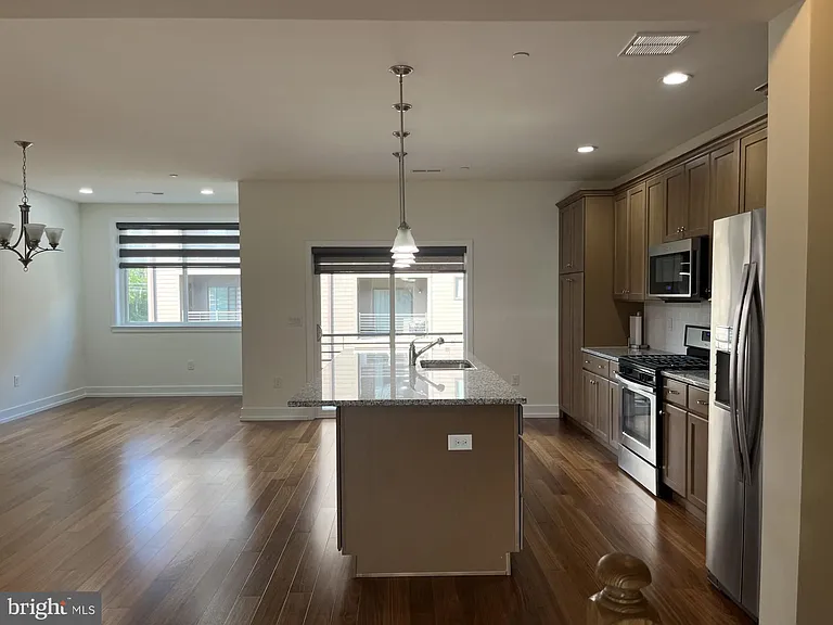 916 Lakeview Ct #36 — Photo 5
