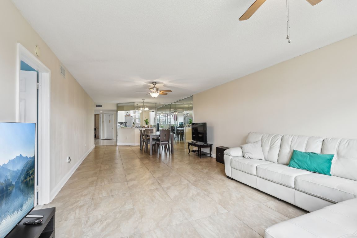 NW 24th Pl 310-007.jpg