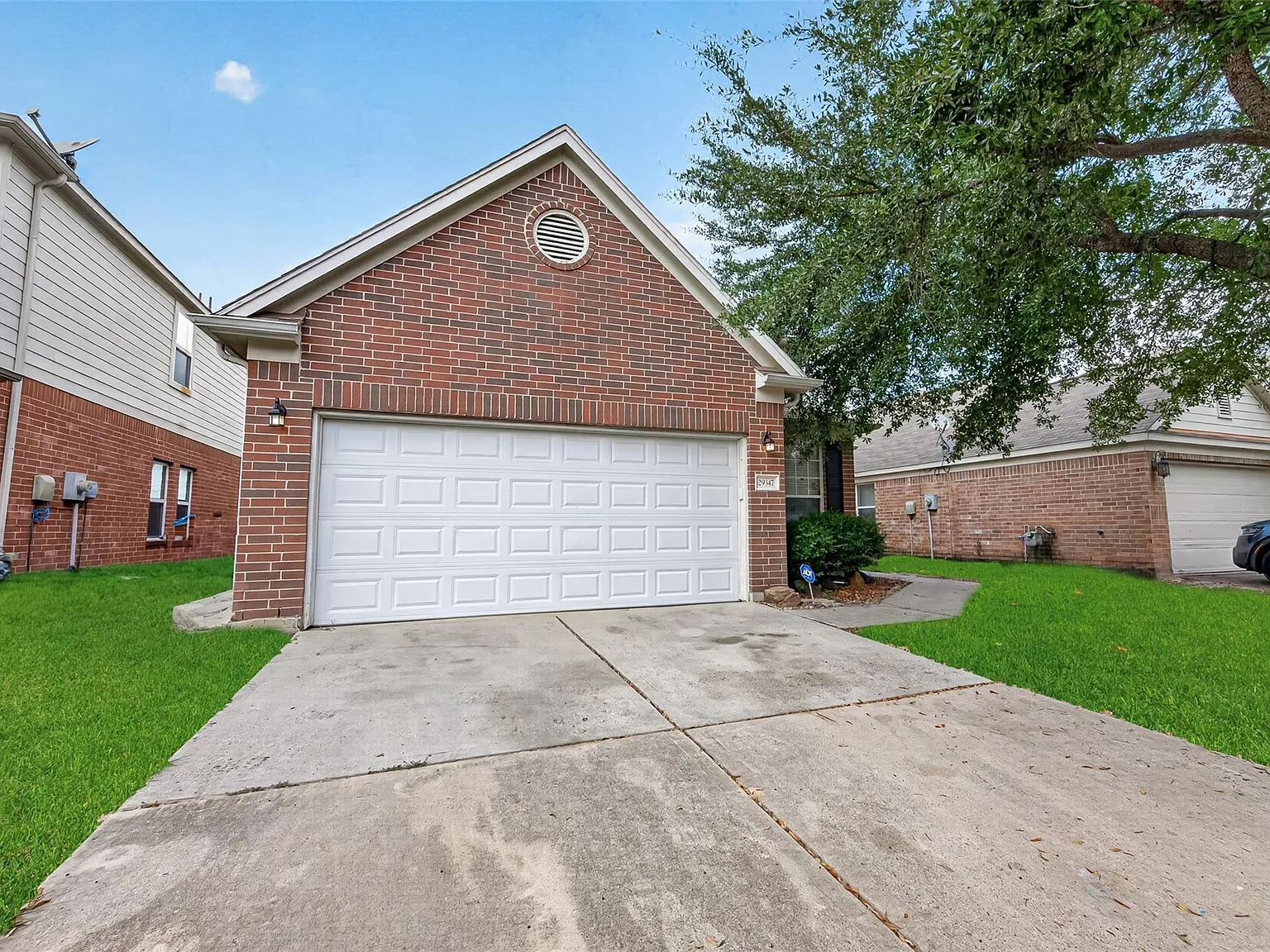4 bed, 2.5 bath, 2545 sqft, $2,650 — Photo 2