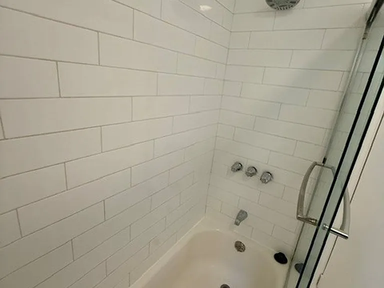 476-478 Almond Ave #480 — Photo 9