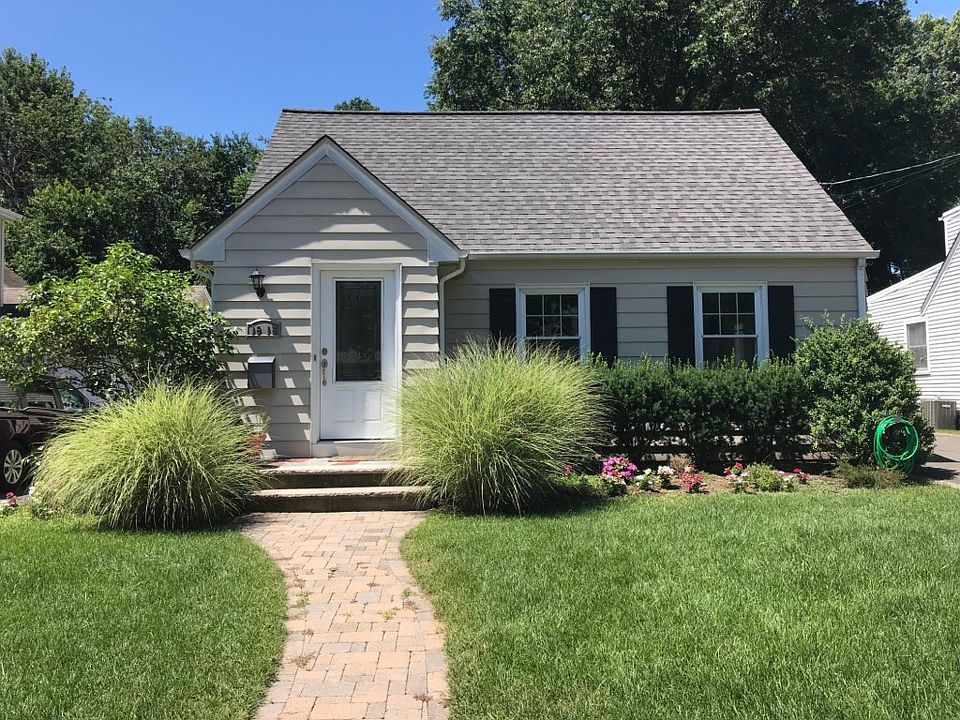 1st image of 16-18 Well Dr