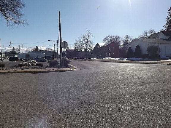 4th image of 104 W Alfred St