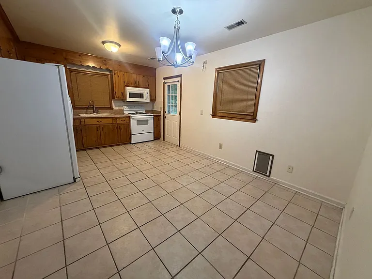 24405 Gaydell Dr — Photo 8