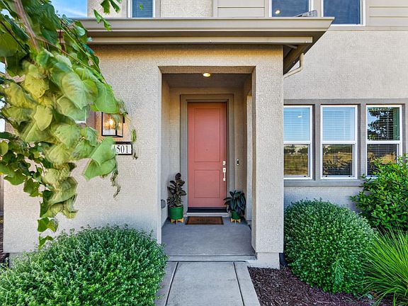 3rd image of 4501 Blackrock Dr