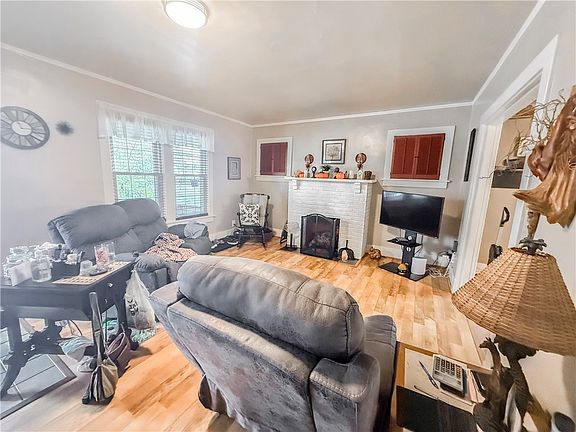 2nd image of 127 E Coffee St