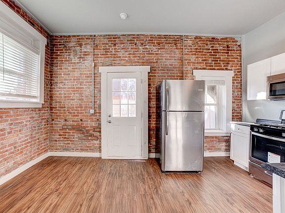 2nd image of 322 S Park St #3959425d6