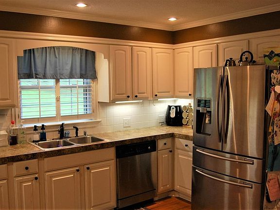 5th image of 215 Fairview Dr