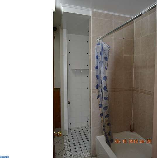 2nd image of 2554 S Franklin St