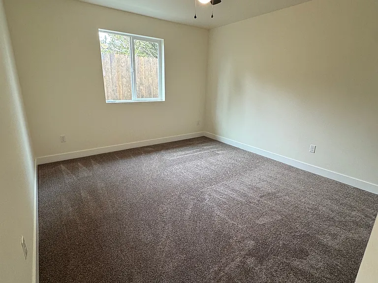 1654 NW Highland Ave — Photo 15