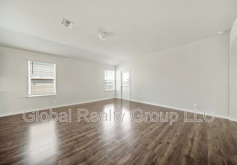 213 Gravel Gray — Photo 5