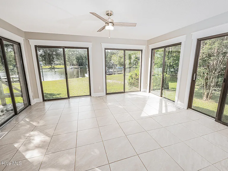 5722 Gondolier Dr — Photo 13
