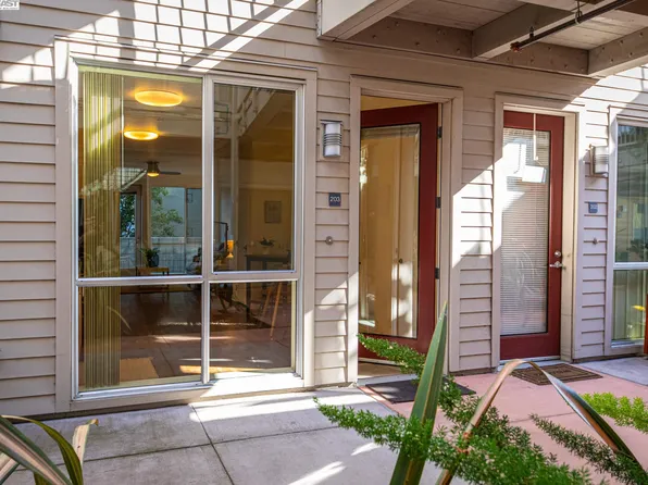 340 29th Ave Unit 203, Oakland, CA 94601