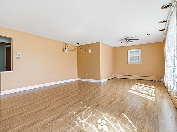 5th image of 200 Caledonia Rd