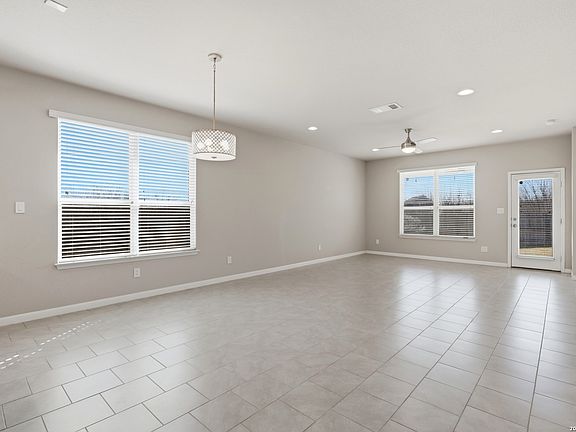 5th image of 533 San Jacinto