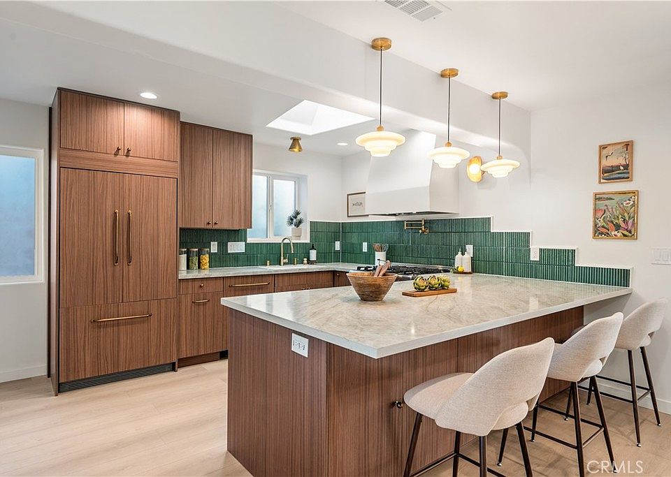 1st image of 5625 Saint Clair Ave