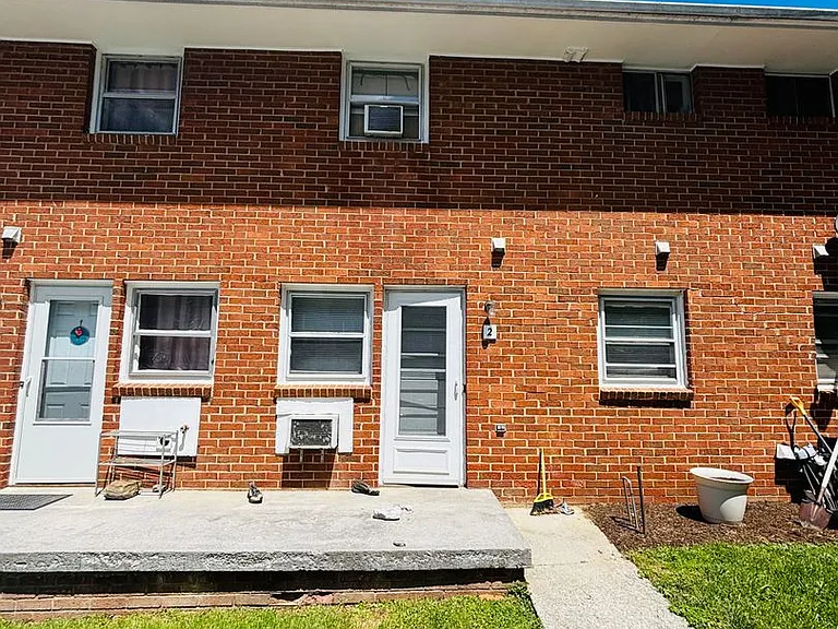 106 Lucas Dr #2 — Photo 3