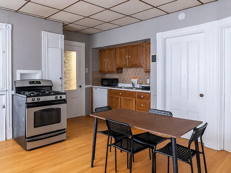 106 Beacon St — Photo 7