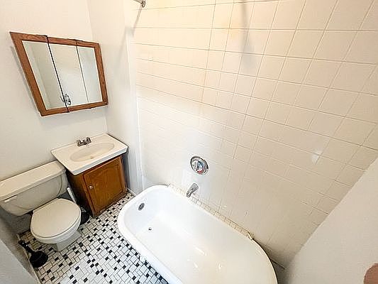 5th image of 30-40 32nd St #12