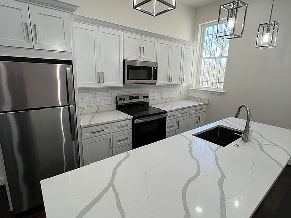 2nd image of 516 N Carrollton Ave #1