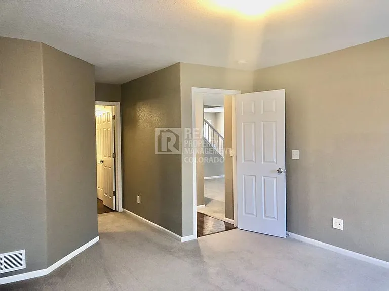 4020 Berwick Ln — Photo 8