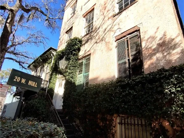 20 W Hull Street, Savannah, GA 31401