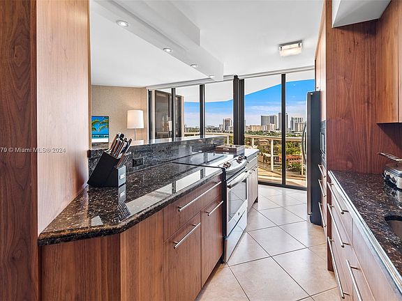 4th image of 3610 Yacht Club Dr APT 1201