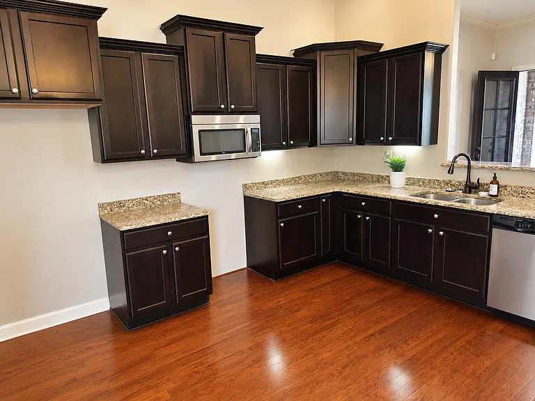 1398 Sawmill Creek Ln — Photo 8