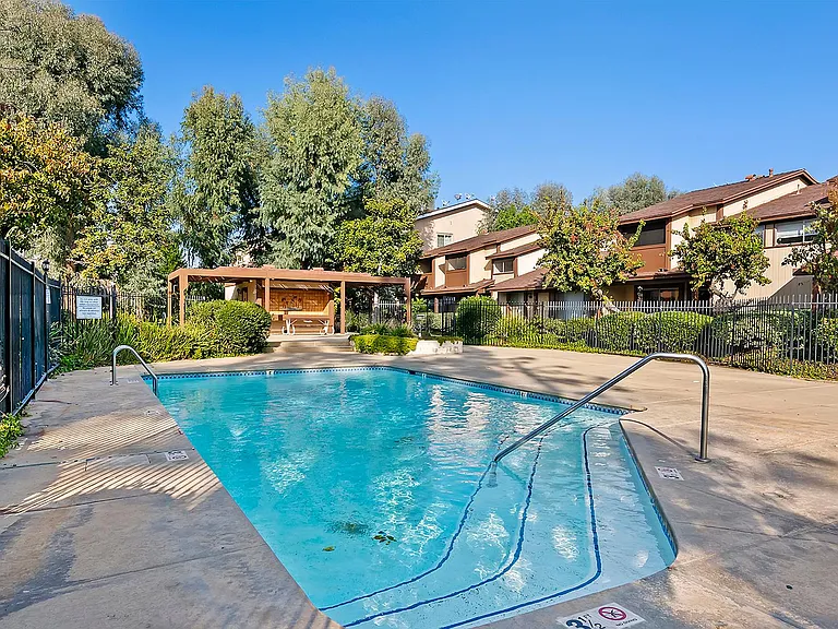 8707 Cedros Ave #7 — Photo 47