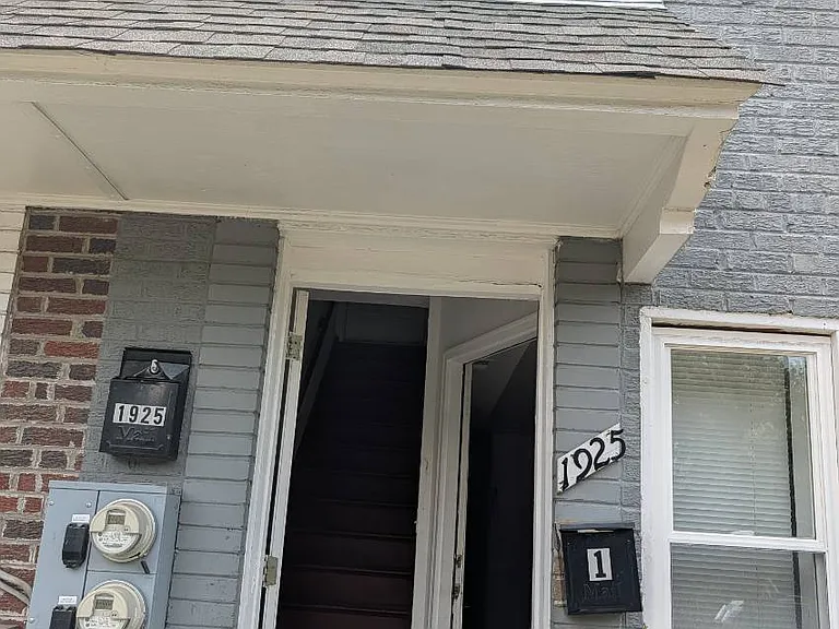 1925 D St NE #2 — Photo 6