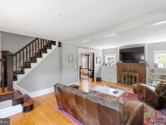 4th image of 8 Franklin Ave
