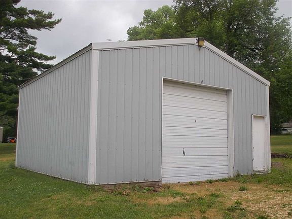 3rd image of 220 La Clede Ave