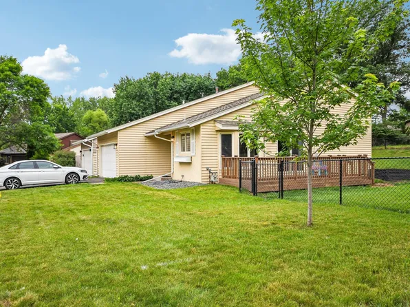 5595 Albert St, Shoreview, MN 55126
