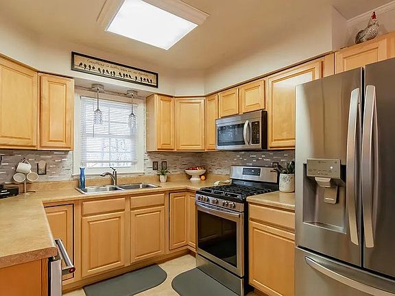 5th image of 5923 Catalina Dr