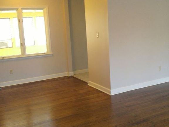 2nd image of 735 Palmetto St