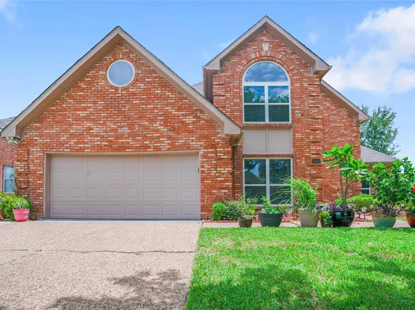 9800 Canyon Crest Cir, Irving, TX 75063