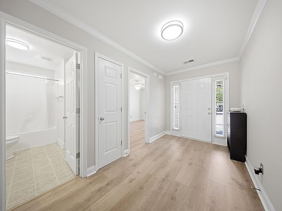 5th image of 216 Sturton Dr